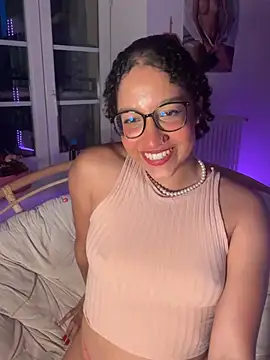 Snapshot of Lauyako chatting on June 2026 08:01:01 PM Lauyako online show from June 2026 08:01:01 PM