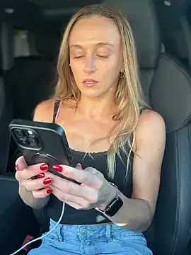lunagirl13 online show from July 2026 11:51:02 PM