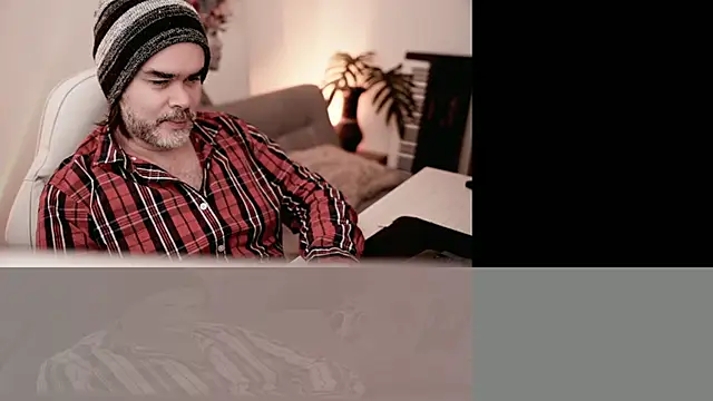 Snapshot of Sanders_White chatting on January 2025 04:37:02 PM Sanders White online show from January 2025 04:37:02 PM