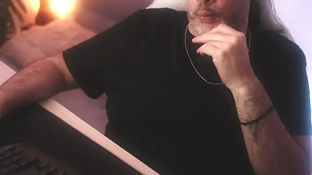 Snapshot of Sanders_White chatting on March 2025 06:26:02 AM Sanders White online show from March 2025 06:26:02 AM