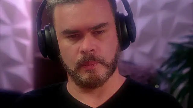 Snapshot of Sanders_White chatting on January 2026 03:42:02 AM Sanders White online show from January 2026 03:42:02 AM