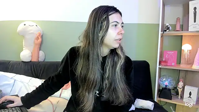 lilly sweett online show from February 2026 01:57:02 AM