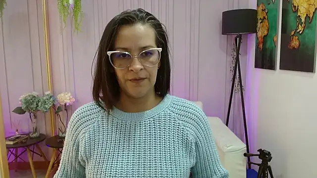 Britney taylor  online show from March 2025 06:39:02 PM