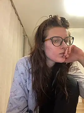 little belucci online show from December 2024 05:36:02 PM