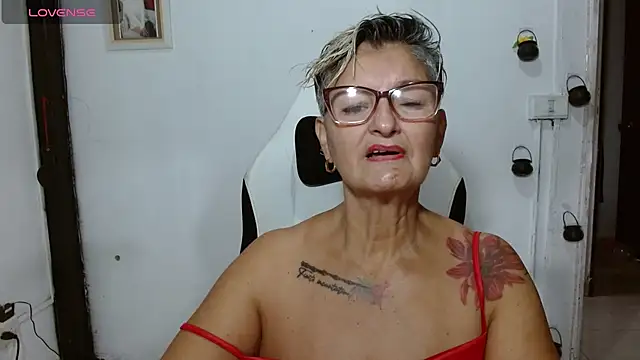 Snapshot of bety-cum2 chatting on June 2026 12:47:02 PM bety-cum2 online show from June 2026 12:47:02 PM