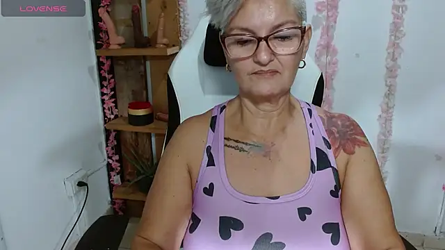 Snapshot of bety-cum2 chatting on July 2026 10:53:01 AM bety-cum2 online show from July 2026 10:53:01 AM