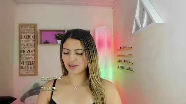 Snapshot of little_antonela chatting on December 2024 06:33:01 PM little antonela online show from December 2024 06:33:01 PM