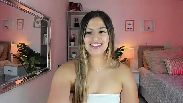 Snapshot of little_antonela chatting on February 2025 02:15:01 PM little antonela online show from February 2025 02:15:01 PM
