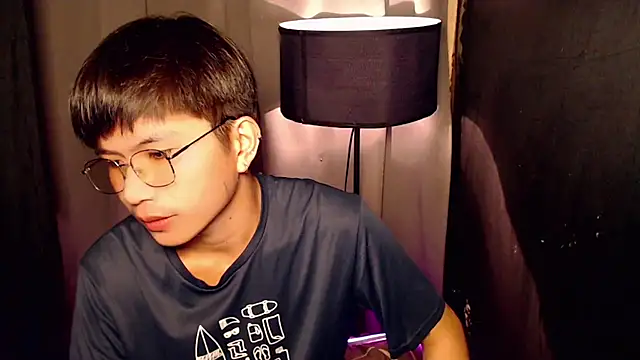 Snapshot of Sexy_Handsome_Drex chatting on February 2025 08:42:02 AM Sexy Handsome Drex online show from February 2025 08:42:02 AM