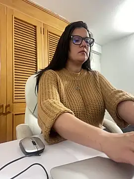 Snapshot of SWEETLILY18 chatting on October 2025 10:18:02 PM SWEETLILY18 online show from October 2025 10:18:02 PM