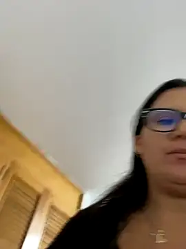 Snapshot of SWEETLILY18 chatting on October 2025 10:40:01 PM SWEETLILY18 online show from October 2025 10:40:01 PM