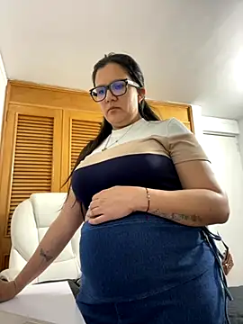 Snapshot of SWEETLILY18 chatting on October 2025 10:54:02 PM SWEETLILY18 online show from October 2025 10:54:02 PM