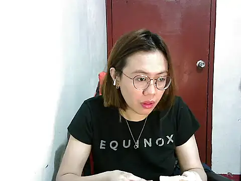 crizzybel online show from February 2025 04:37:02 PM