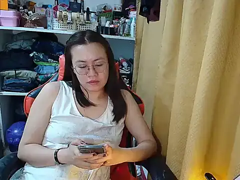 crizzybel online show from December 2025 03:06:01 PM