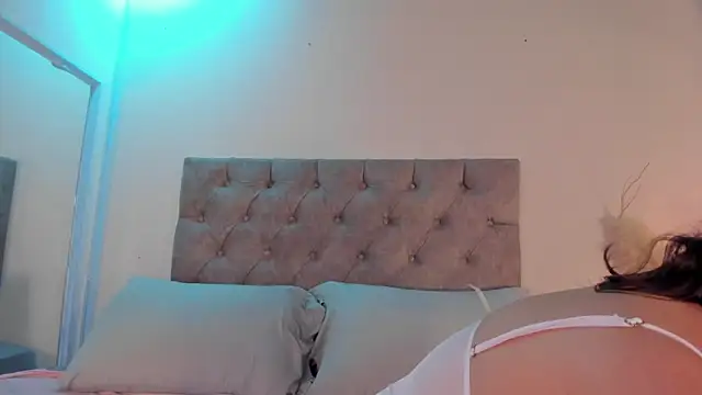 isa kiss online show from February 2026 12:15:01 PM