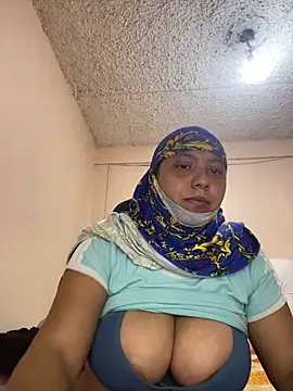 Leylafourniert online show from January 2025 10:12:02 PM