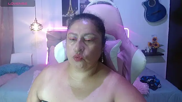 Keyla01  online show from April 2026 07:58:02 PM