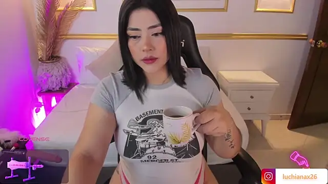 lucy26  online show from March 2025 12:28:02 AM