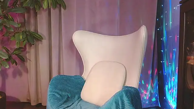 julia renard online show from September 2025 11:48:01 AM