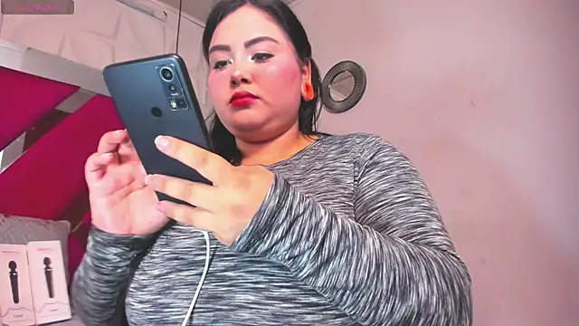 Snapshot of Penelope_Tits chatting on February 2025 07:03:01 PM Penelope Tits online show from February 2025 07:03:01 PM