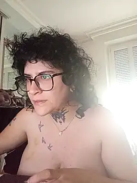 callmelouve online show from October 2025 12:14:01 PM