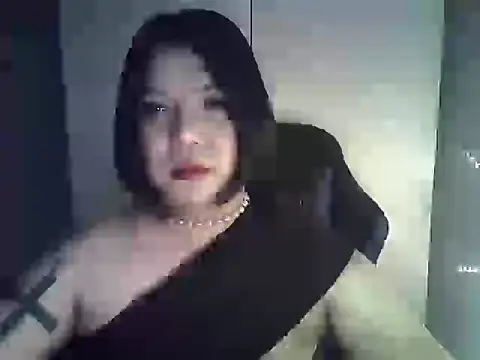 Snapshot of StrawberryWine07 chatting on February 2025 05:10:01 AM StrawberryWine07 online show from February 2025 05:10:01 AM