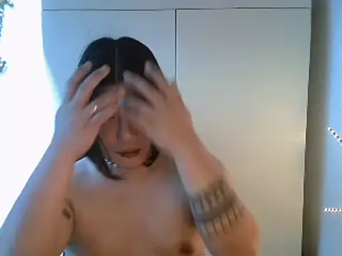 Snapshot of StrawberryWine07 chatting on February 2025 06:54:01 AM StrawberryWine07 online show from February 2025 06:54:01 AM