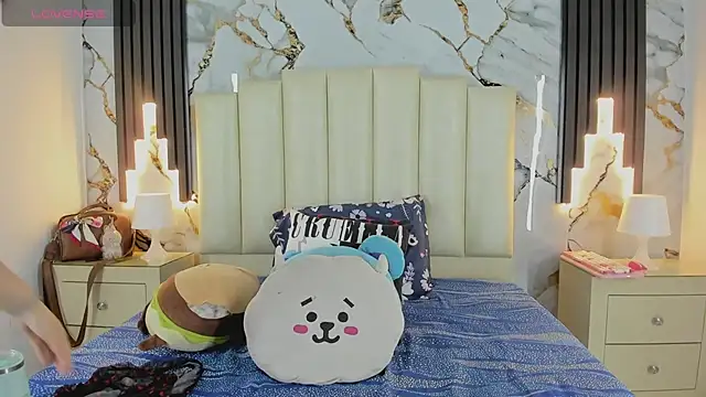 mollieblue69 online show from March 2025 01:06:01 PM