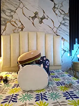 mollieblue69 online show from February 2026 01:10:01 PM