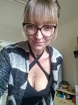Snapshot of MissMialicious chatting on February 2025 11:03:01 AM MissMialicious online show from February 2025 11:03:01 AM