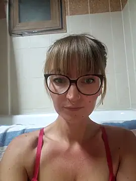 Snapshot of MissMialicious chatting on March 2025 07:18:01 PM MissMialicious online show from March 2025 07:18:01 PM