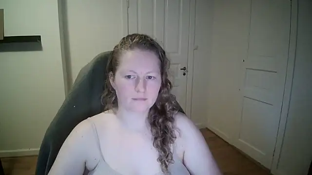 Girlnina-1995 online show from January 2025 12:28:02 PM