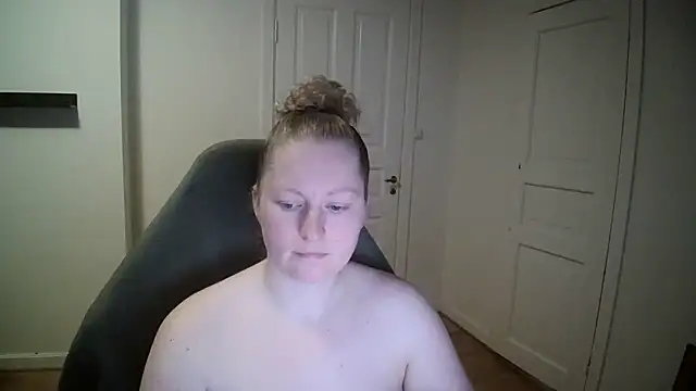 Girlnina-1995 online show from January 2025 02:52:02 PM