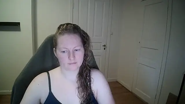 Girlnina-1995 online show from February 2025 11:49:02 AM