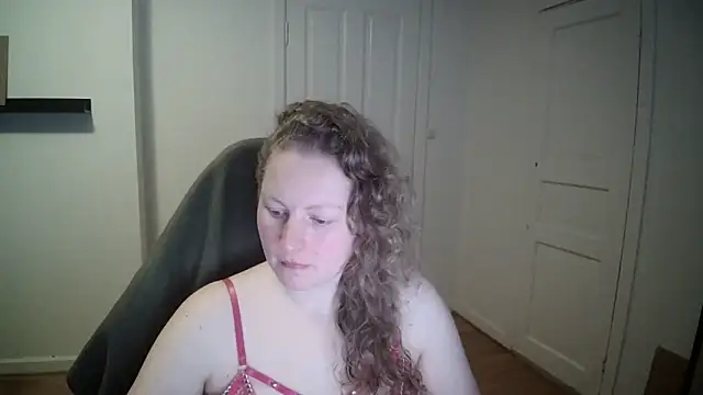 Girlnina-1995 online show from February 2025 09:10:02 AM