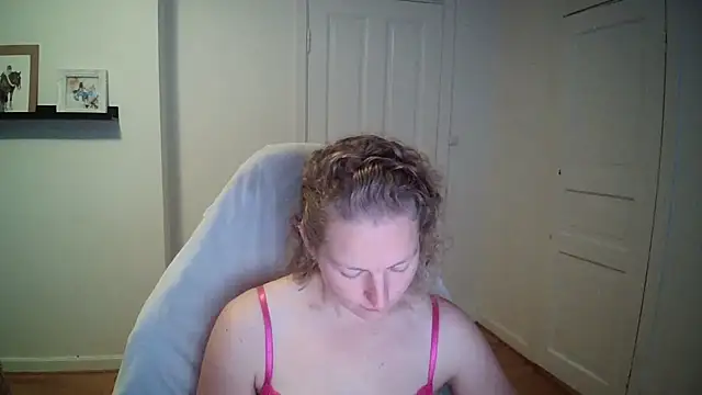 Girlnina-1995 online show from September 2025 09:44:01 AM