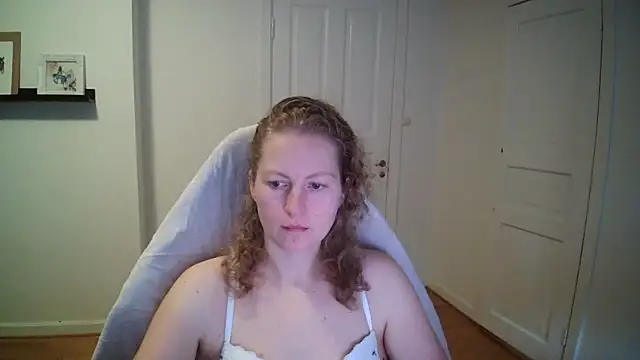 Girlnina-1995 online show from November 2025 10:21:01 AM