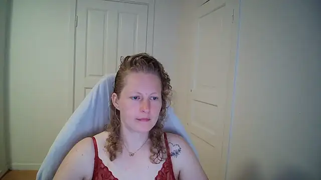 Girlnina-1995 online show from May 2026 10:44:01 AM