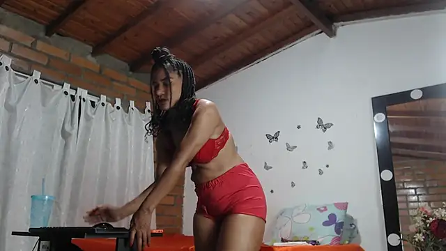 Snapshot of Bigassmommy_x chatting on March 2025 02:06:02 AM Bigassmommy x online show from March 2025 02:06:02 AM