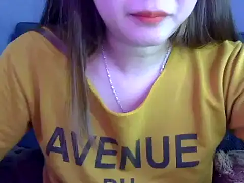 Snapshot of Bee_2k chatting on January 2025 05:37:01 AM Bee 2k online show from January 2025 05:37:01 AM