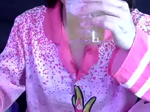 Snapshot of Bee_2k chatting on October 2025 04:46:02 AM Bee 2k online show from October 2025 04:46:02 AM