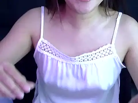 Snapshot of Bee_2k chatting on October 2025 04:35:02 AM Bee 2k online show from October 2025 04:35:02 AM