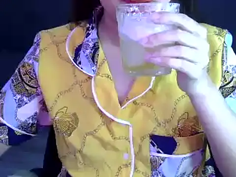 Snapshot of Bee_2k chatting on November 2025 04:44:02 AM Bee 2k online show from November 2025 04:44:02 AM