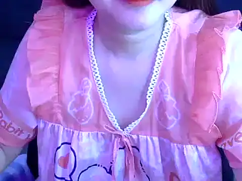 Snapshot of Bee_2k chatting on November 2025 04:45:02 AM Bee 2k online show from November 2025 04:45:02 AM