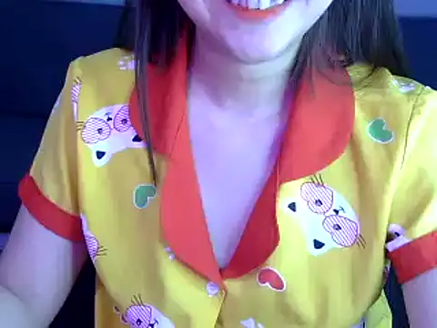 Snapshot of Bee_2k chatting on November 2025 04:46:01 AM Bee 2k online show from November 2025 04:46:01 AM