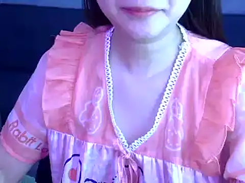 Snapshot of Bee_2k chatting on November 2025 05:02:01 AM Bee 2k online show from November 2025 05:02:01 AM