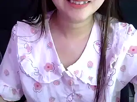 Snapshot of Bee_2k chatting on November 2025 04:57:01 AM Bee 2k online show from November 2025 04:57:01 AM