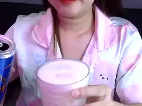 Snapshot of Bee_2k chatting on December 2025 05:03:02 AM Bee 2k online show from December 2025 05:03:02 AM