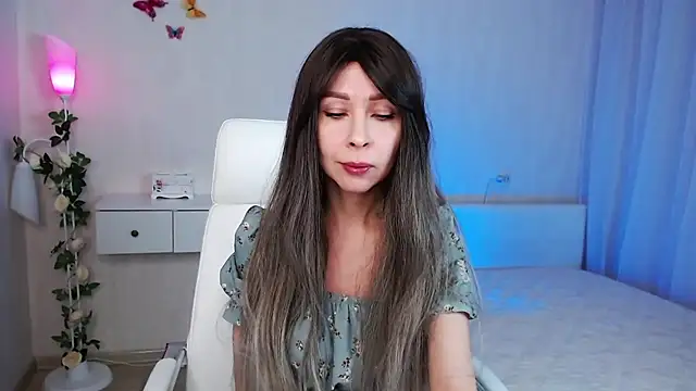 wendifoste online show from December 2024 05:43:01 PM