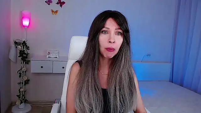 wendifoste online show from November 2025 07:02:01 PM